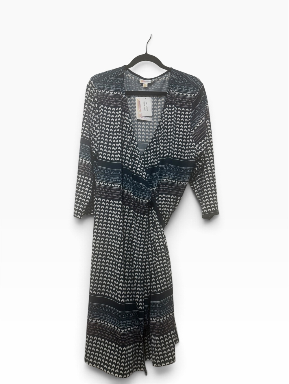 NWT LuLaRoe Michelle 3XL Wrap Dress with Geometric Pattern